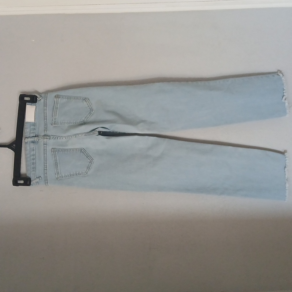 Celebrity  Light Blue Cropped Jeans with Distressed Hem Size 12 - Picture 6 of 8